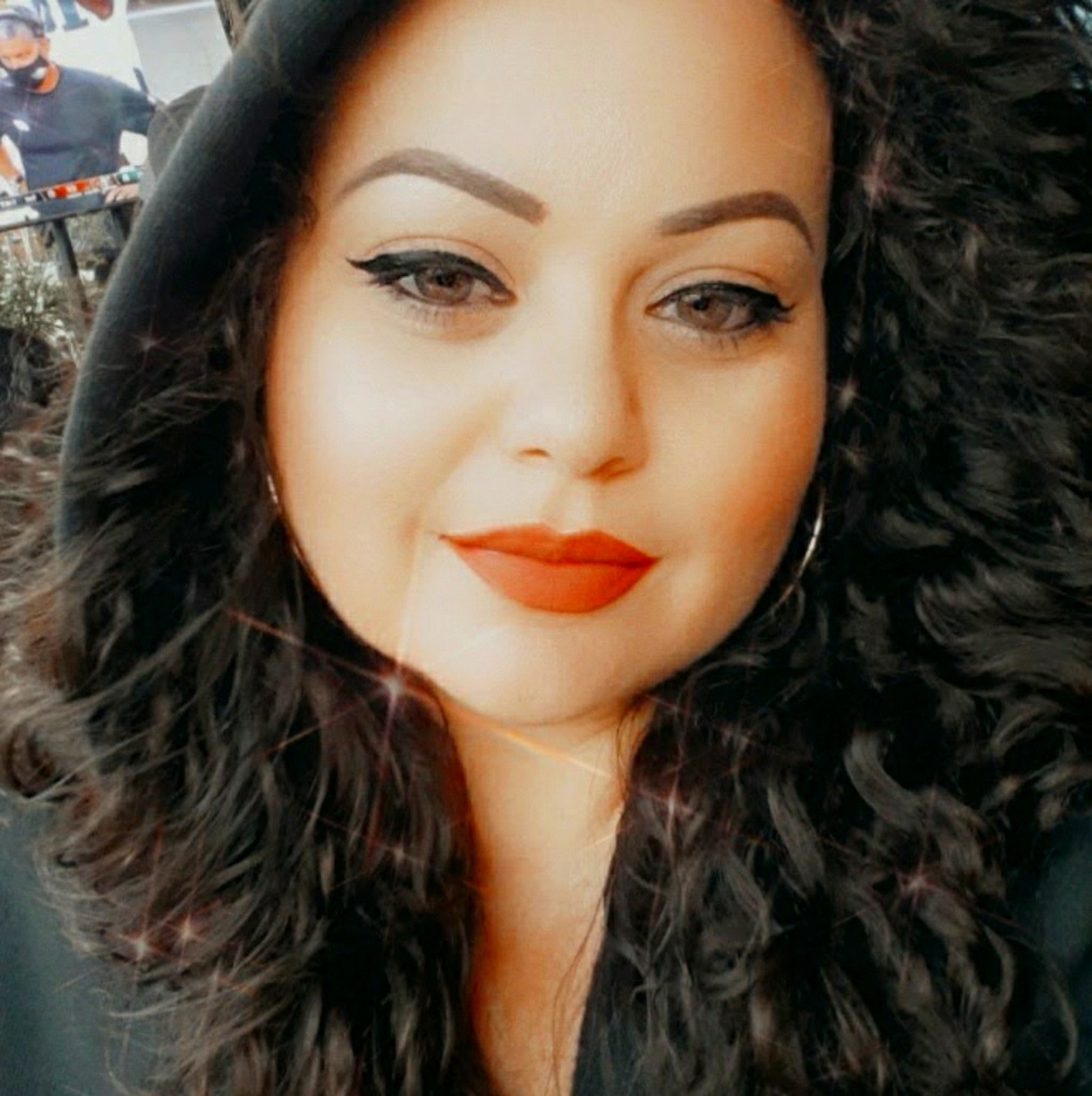 Meet your Posher, Nadia